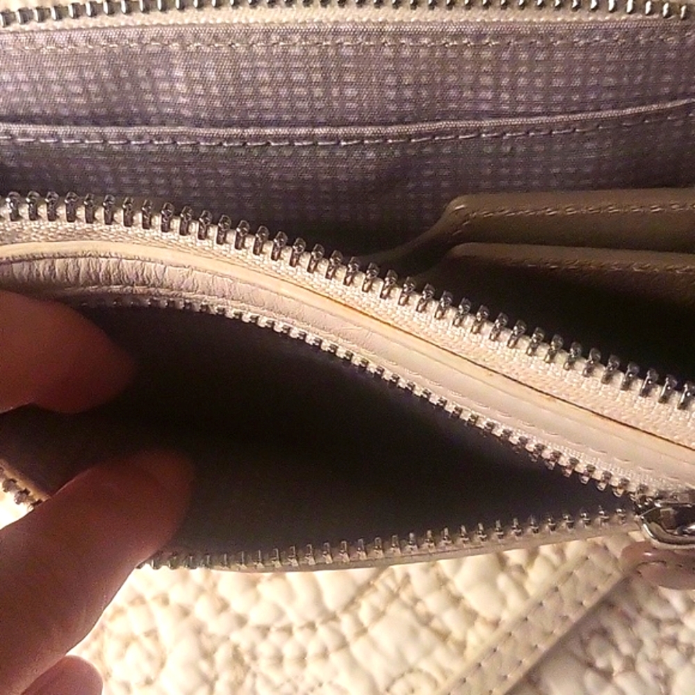 Brighton Leather Heart Wallet with wristlet - Picture 9 of 10